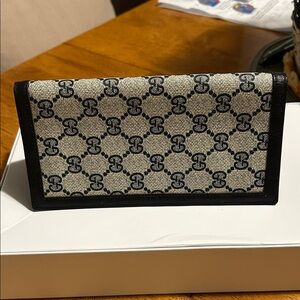 Gucci GG Supreme Monogram Bi-fold Wallet